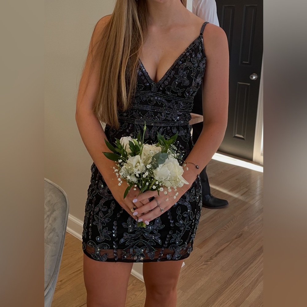 Black Beaded V-Neck Short Prom Dress